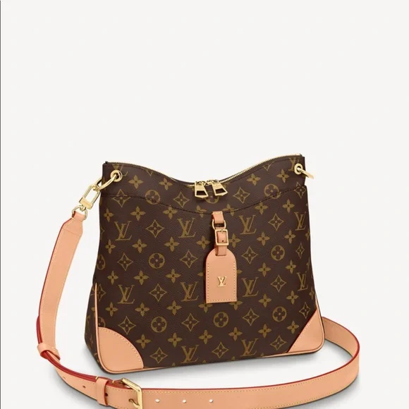 Excellent condition, with box and dust bag.less than a year old . - Picture 3 of 10